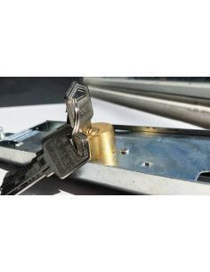 Lock for rolled doors 2