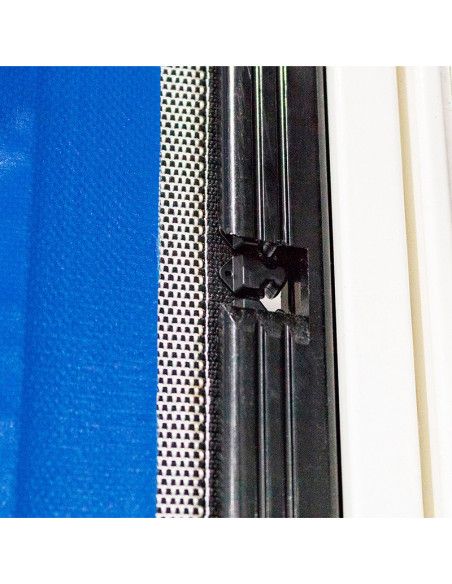 PUERTAIN AUTORREPARABLE